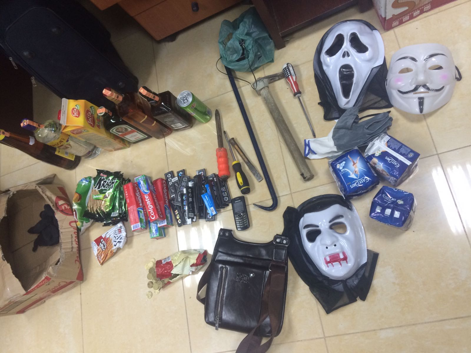 Goditet banda që vidhte lokalet në qarkun Gjirokastër, ja emrat e të arrestuarve