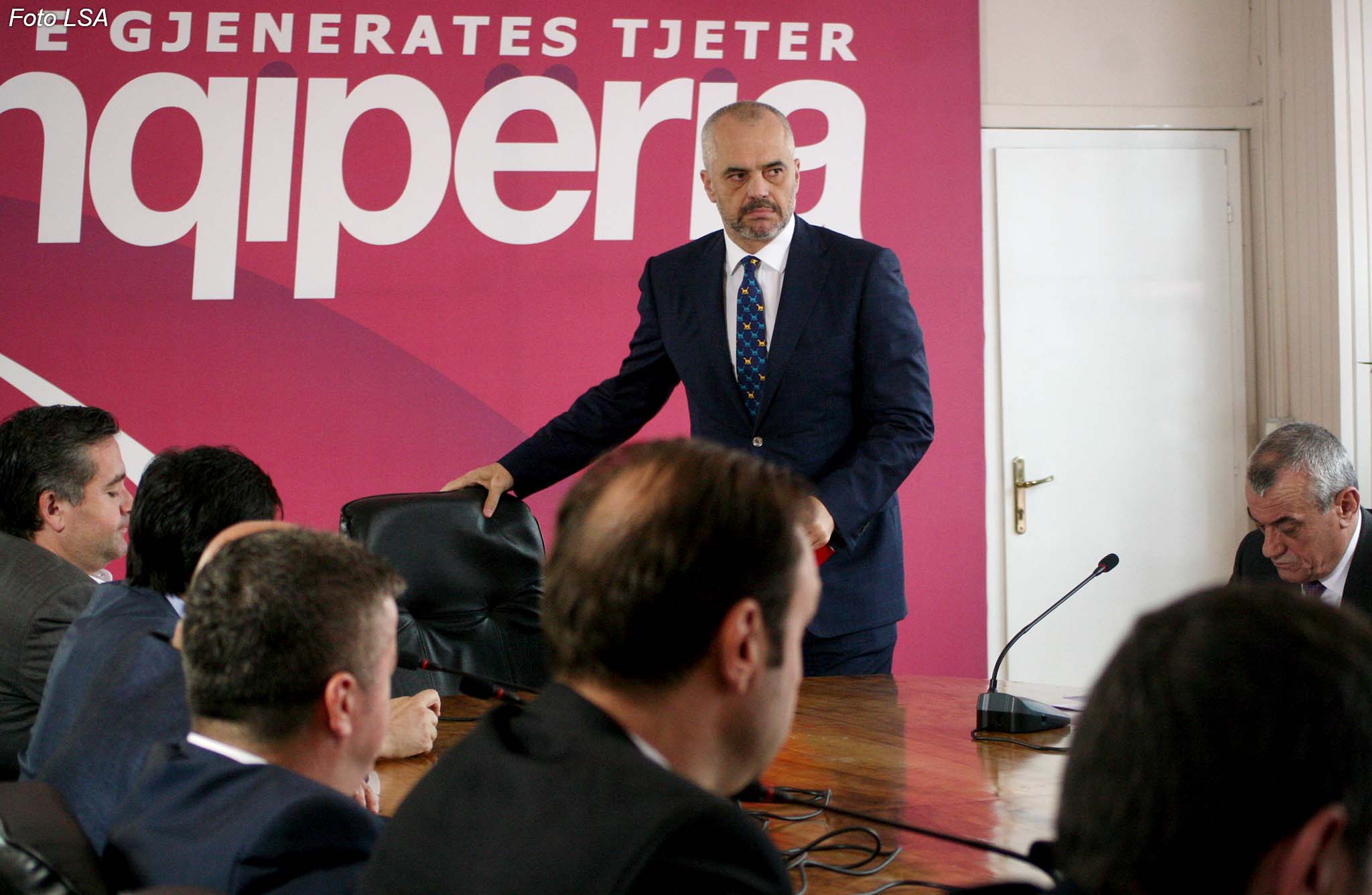 Emrat e deputetëve që Rama i la jashtë listave