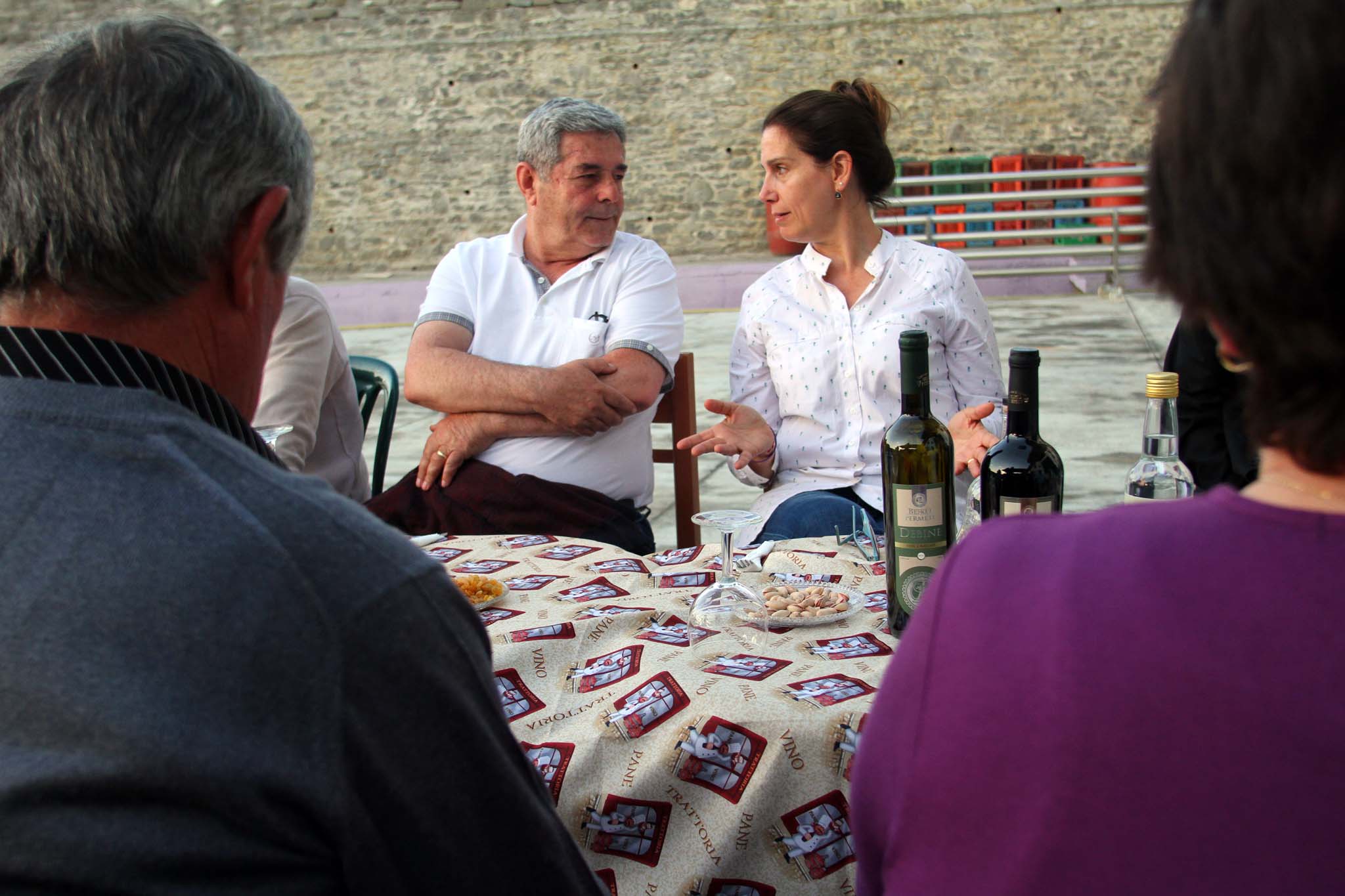 Kumbaro takohet me vreshtarët përmetarë: Dy vitet e para të mandatit të ri zgjidhim problemin e vaditjes