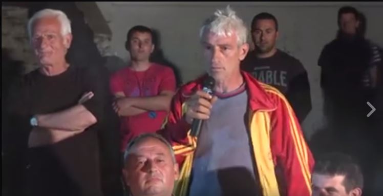 Kolonjari i ‘merr hak’ Tavos për numrin e celularit, ja çfarë thotë për kandidatët e PS-së (VIDEO)