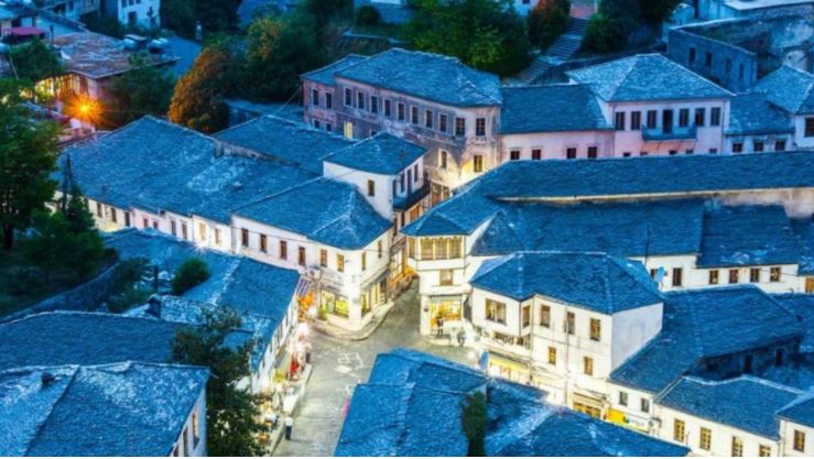 Lajm i mirë/ Gjirokastra sugjerohet si destinacioni i parë turistik nga prestigjiozja ndërkombëtare