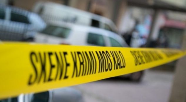 Masakrohet me thikë 22-vjeçari, niset me urgjencë drejt Tiranës