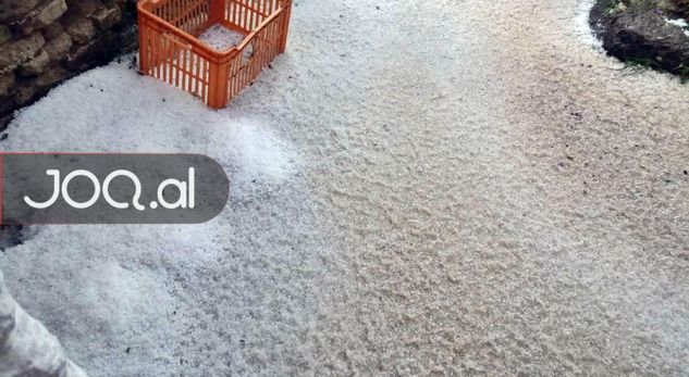 ‘Çmendet’ moti, në këtë qytet sot ka rënë breshër (FOTO)