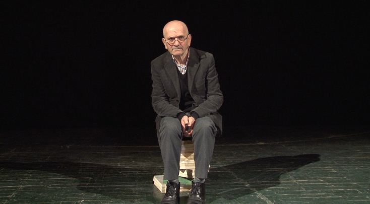 Aktori Mehdi Malkaj rrëfen fëmijërinë në Memaliaj dhe jetën e tij tragjike, por të lumtur