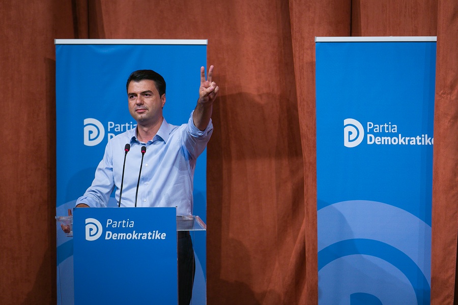 Lulzim Basha nis fushatën me gallatë