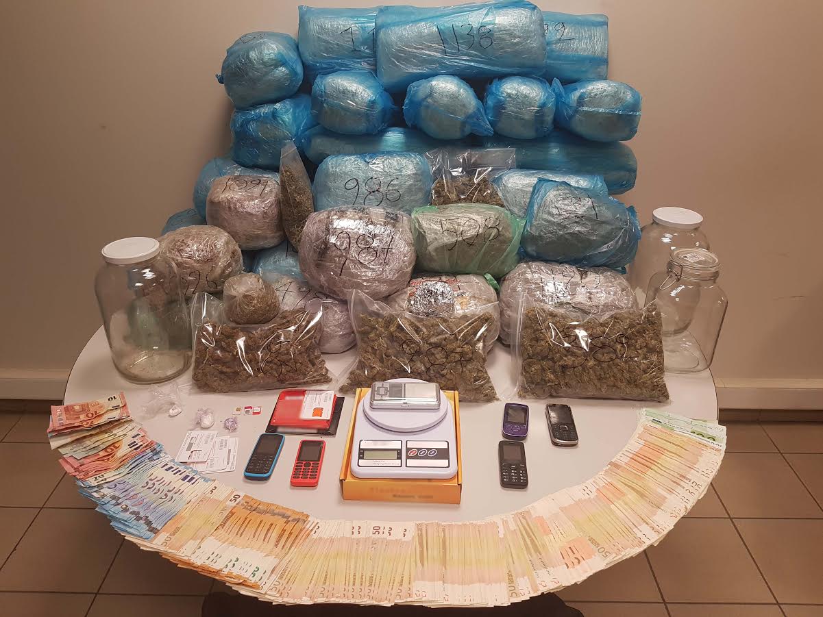 Policia greke arreston bosen shqiptare të drogës