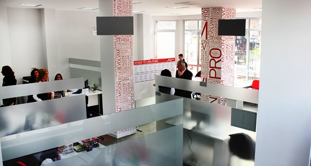 Struktura e re e administratës, ja kush humbet vendin e punës në shtet