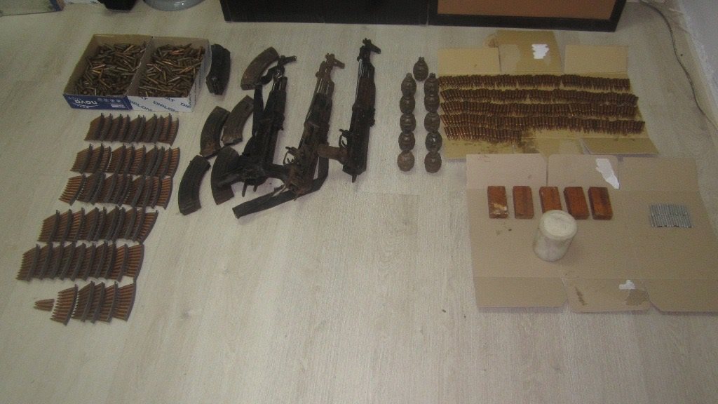 Sekuestrohen armë dhe municione në kufirin greko-shqiptar, largohen poseduesit