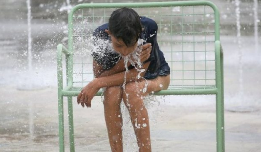 Temperaturat përvëluese, shënohet viktima e parë