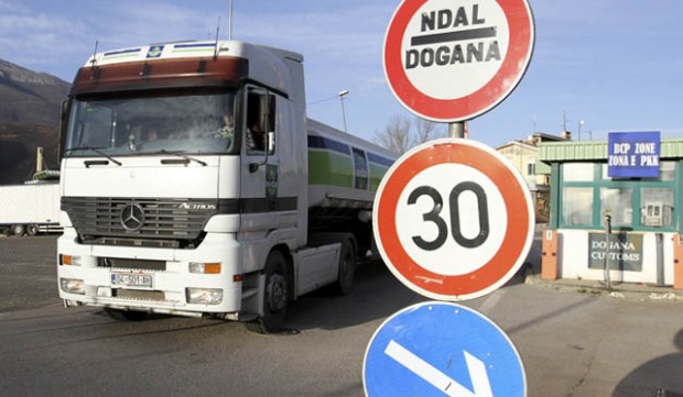 Shkrirja e institucioneve, Tatimet dhe Doganat bëhen bashkë. Mbeten vetëm 4 Drejtori Arsimore