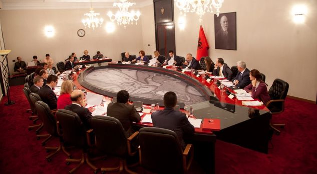 Qeveria e re, Rama zhvillon mbledhjen e parë në Vlorë