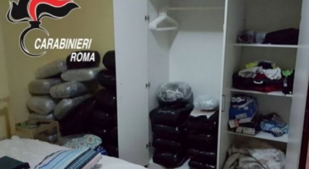 Policët hiqen si trafikantë… derisa shkojnë tek dy banesat e drogës së shqiptarëve