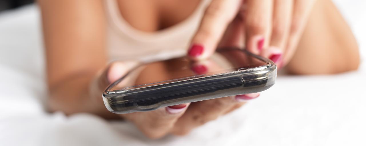 Si funksionon prostitucioni online në Tiranë, pagesa deri në 3 mijë dollarë në muaj (VIDEO)