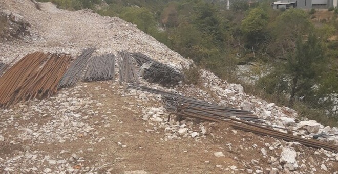 SKANDALI në Grykën e Këlcyrës vazhdon, INUK Gjirokastër nuk ndërhyn (FOTO)