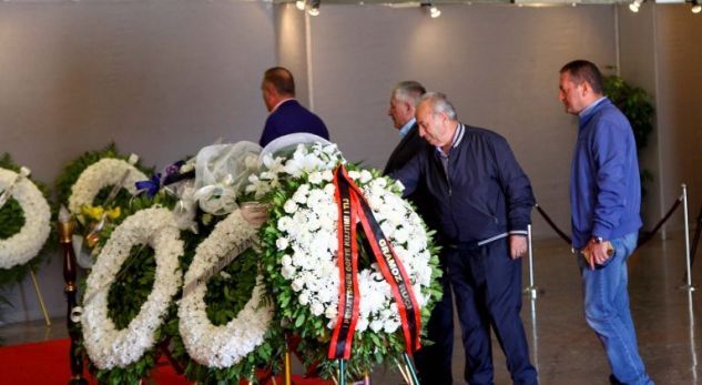 Përcillet për në banesën e fundit Dritan Prifti (FOTO & VIDEO)