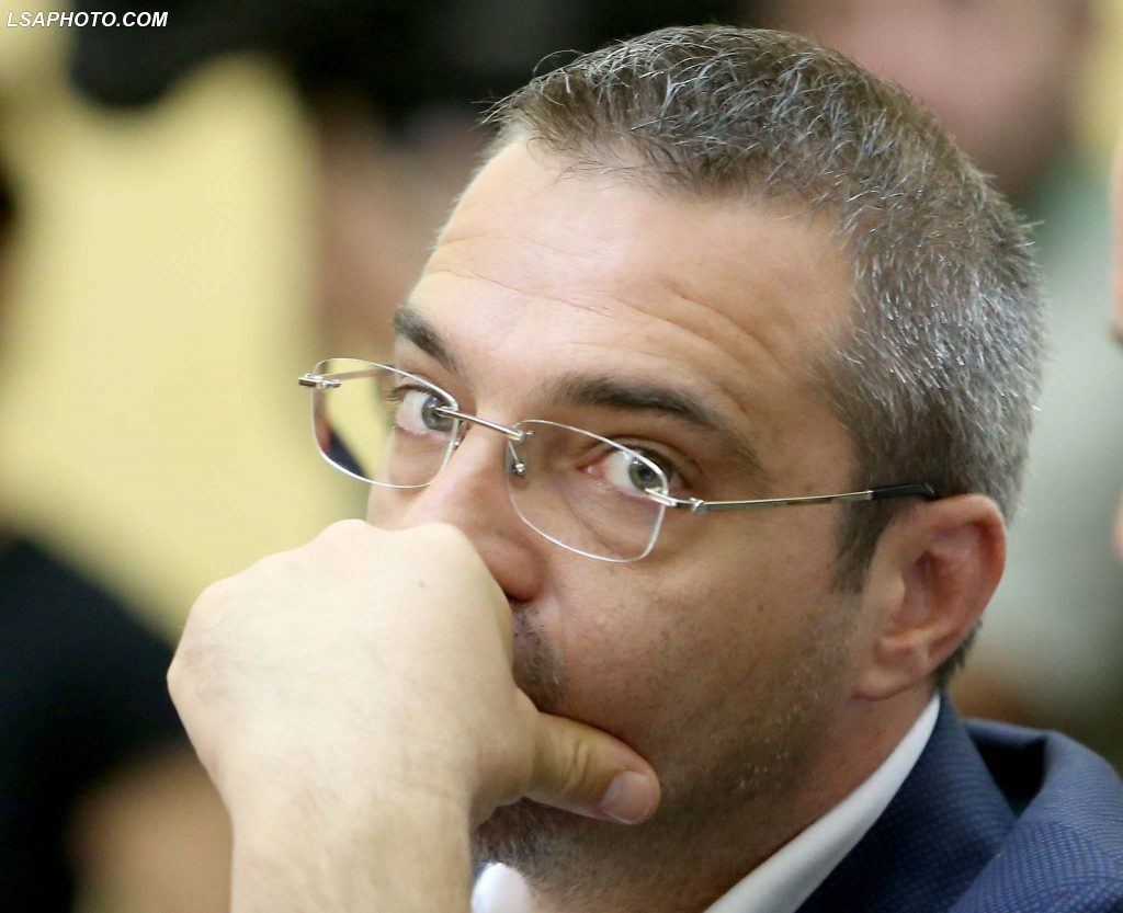 Çfarë po ndodh me Tahirin, FOTO sa mijëra fjalë