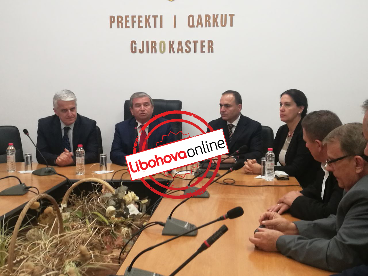 Flamur Bime dorëzon detyrën, prezantohet Prefekti i ri i Gjirokastrës (FOTO)