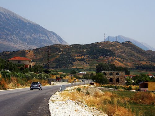 Kapet në Memaliaj me kanabis në cantë një  19-vjeçar