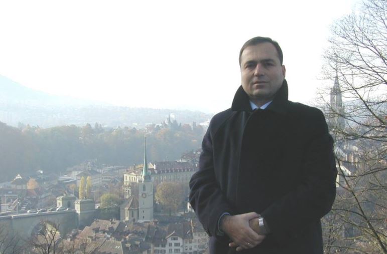 Prefekti i ri i Gjirokastrës, në vitin 2010 Arben Imami e akuzonte për shpërdorim të 9 mijë eurove. Ja si përfundoi çështja në Gjykatë