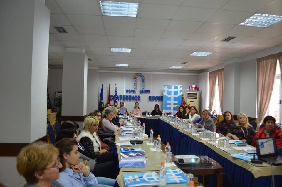 Takimi në Gjirokastër/ Këshilltaret bashkiake krijojnë rrjetin kombëtar të alencave