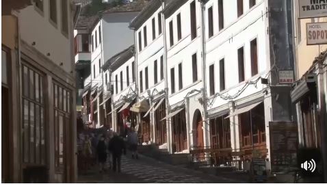 Si po merr formë pamja e re e Pazarit të Gjirokastrës, projekti drejt përfundimit (VIDEO)