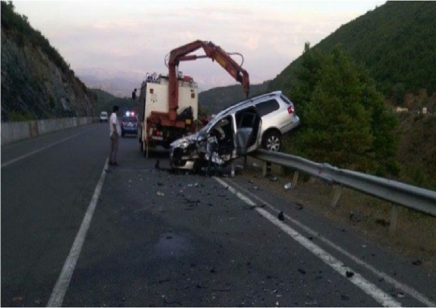 FOTO nga aksidenti i tmerrshëm ku vdiq vajza 29-vjeçare