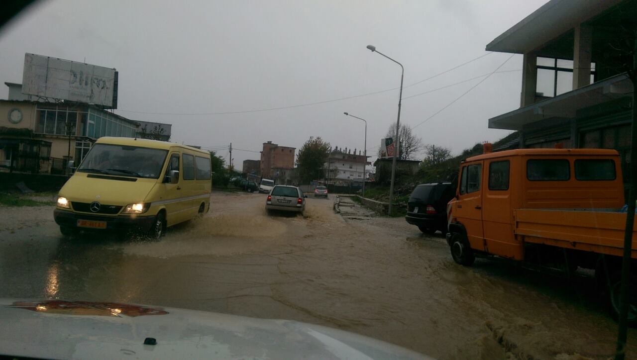 Gjirokastra e rrezikuar nga përmbytjet, Prefekti mbledh shtabin e emergjencave