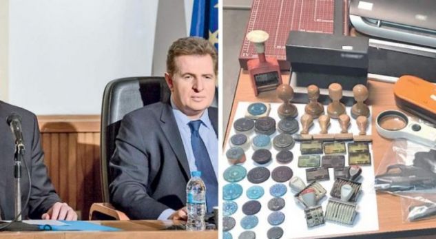 Kapet ‘Xhaxhai’ dhe 11 të shqiptarë të tjerë, pjesë e bandës që falsifikonte dokumente në Greqi