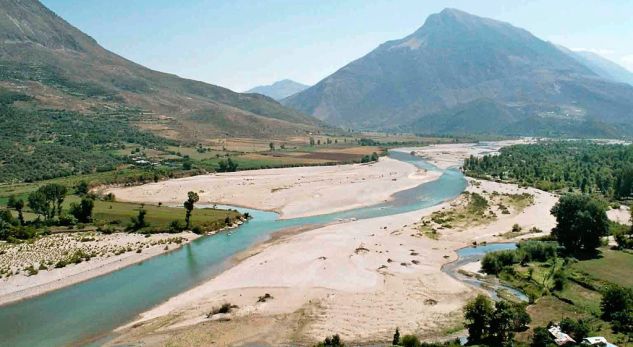 Shqipëria do ndërtojë 436 hidrocentrale deri në vitin 2025. Njëri është në qarkun Gjirokastër