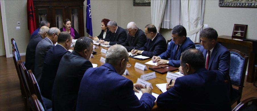 Porosi nga ministrja e Mbrojtjes për prefektin e Gjirokastrës: Dil në terren në raste emergjencash…