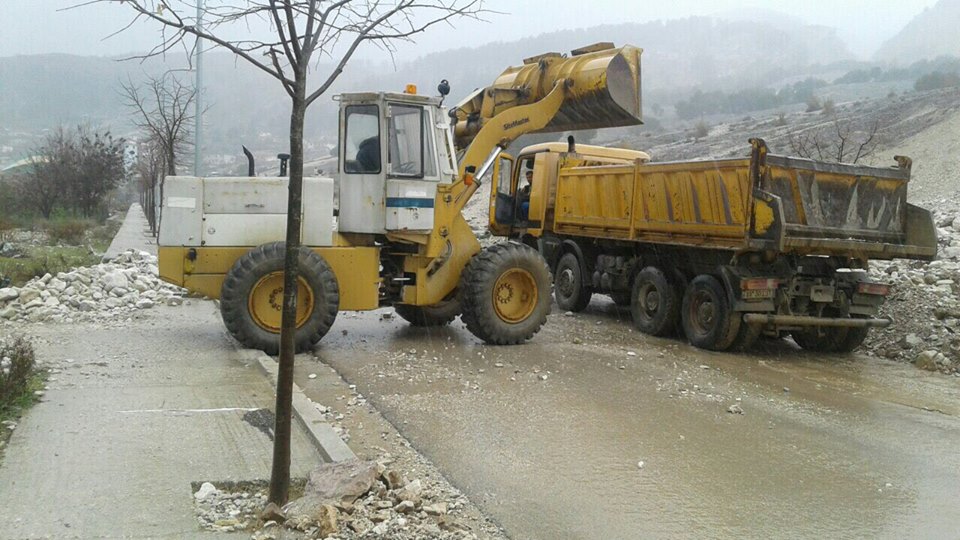 Sërish probleme nga reshjet në Gjirokastër, përroi i Çullos rrezikon dy lagje