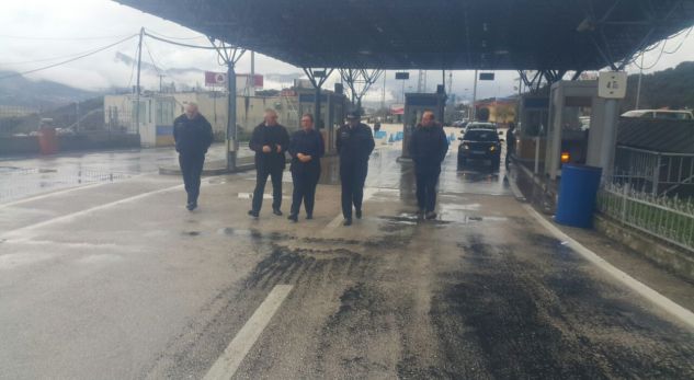 Drejtoresha e Kufirit shkon në Kakavijë: Radhët janë të pajustifikueshme, denonconi vonesat