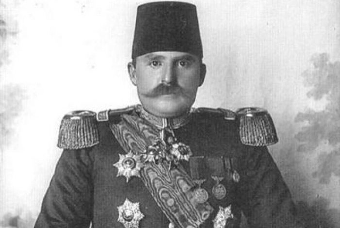 ‘Rikthimi i Avni Rustemit’. Kush e porositi vrasjen e Esat Pashës?