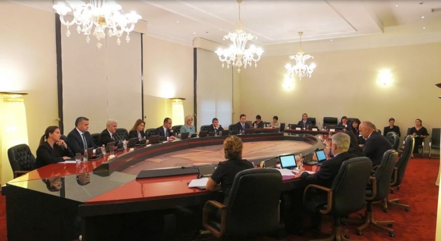 Sportistët dhe artistët që marrin pension të posaçëm nga qeveria (Emrat)