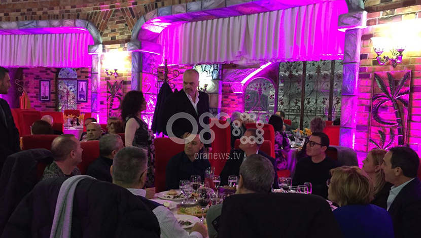 Rama mbledh ministrat e deputetet për festat e fundvitit, shikoni ku po feston dhe me ke (FOTO)