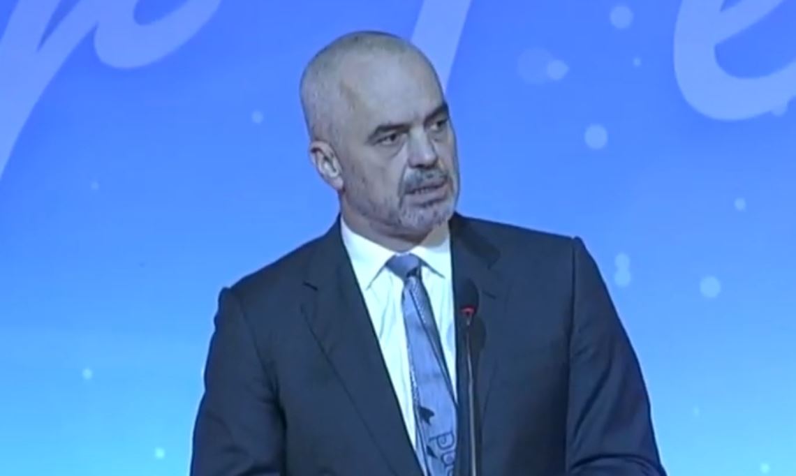 Rama u premton mësuesve: Paga juaj do rritet çdo vit, por s’do të jetë sa e imja