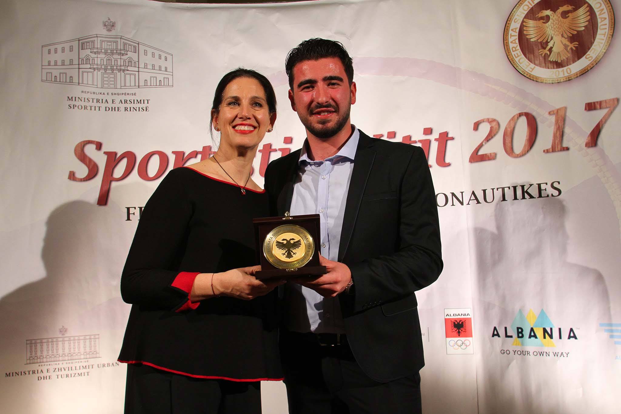 ‘Gjithçka është stil’, Kumbaro bashkon kulturën dhe sportin (FOTO)