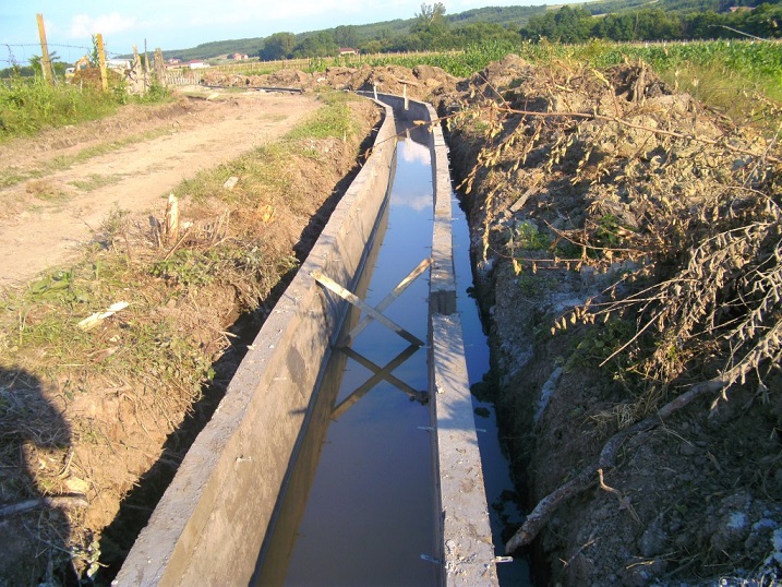 Bashkia Gjirokastër 90 milionë lekë për kanalet ujitëse. Ja kompania që fiton tenderin