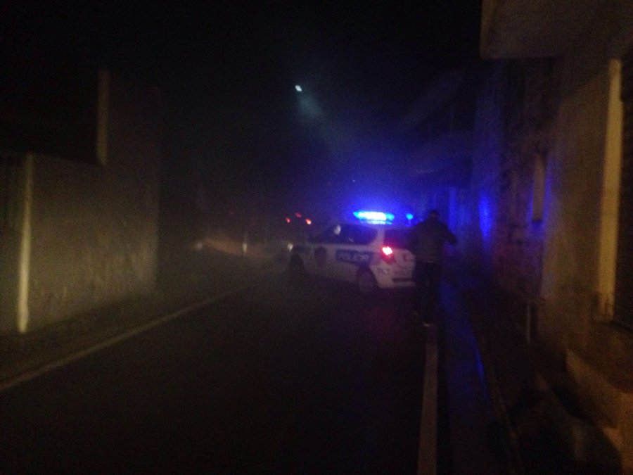 Zjarr nga shkëndija elektrike, digjet magazina me ushqime (FOTO)