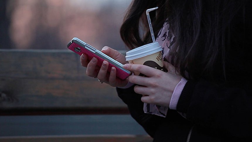 U njohën në internet, shqiptari i nxin jetën rumunes. Ja çfarë ka ndodhur mes çiftit