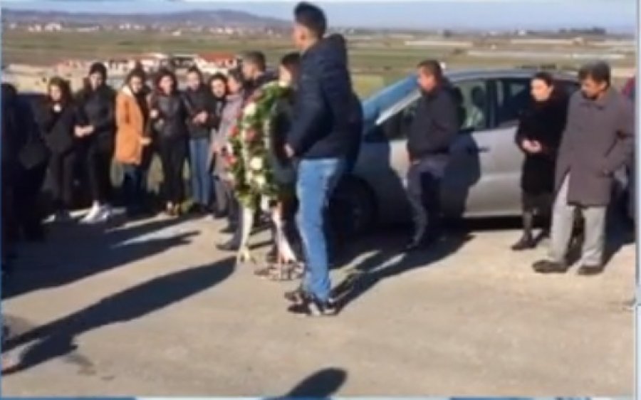 E veshur si nuse, përcillet për në banesën e fundit Ariela (FOTO)