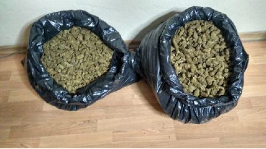 Kapen me drogë, dhe shqiptar dhe një grek i arrestuar në Janinë