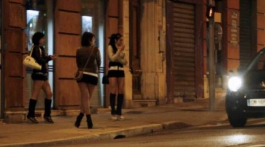 ‘Më paguaj ose më sill tre prostituta’, arrestohet shqiptari që kërcënonte gruan