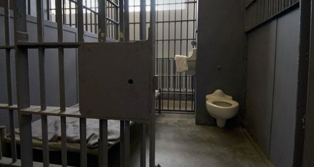 Lazaratasi nuk heq dorë nga kanabisi, e kapin me drogë në qelinë e burgut të Fierit