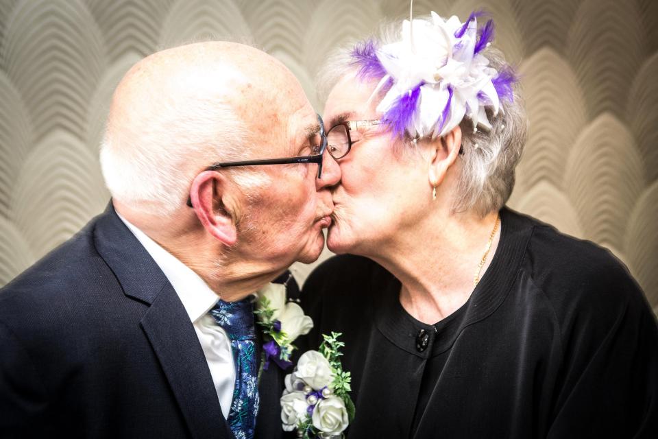 I thanë ‘po’ njëri-tjetrit, njihuni me të sapomartuarit më të moshuar (FOTO)