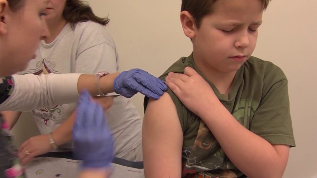 Shënohen viktimat e para të gripit, ekspertët japin alarmin: Vaksinohuni!