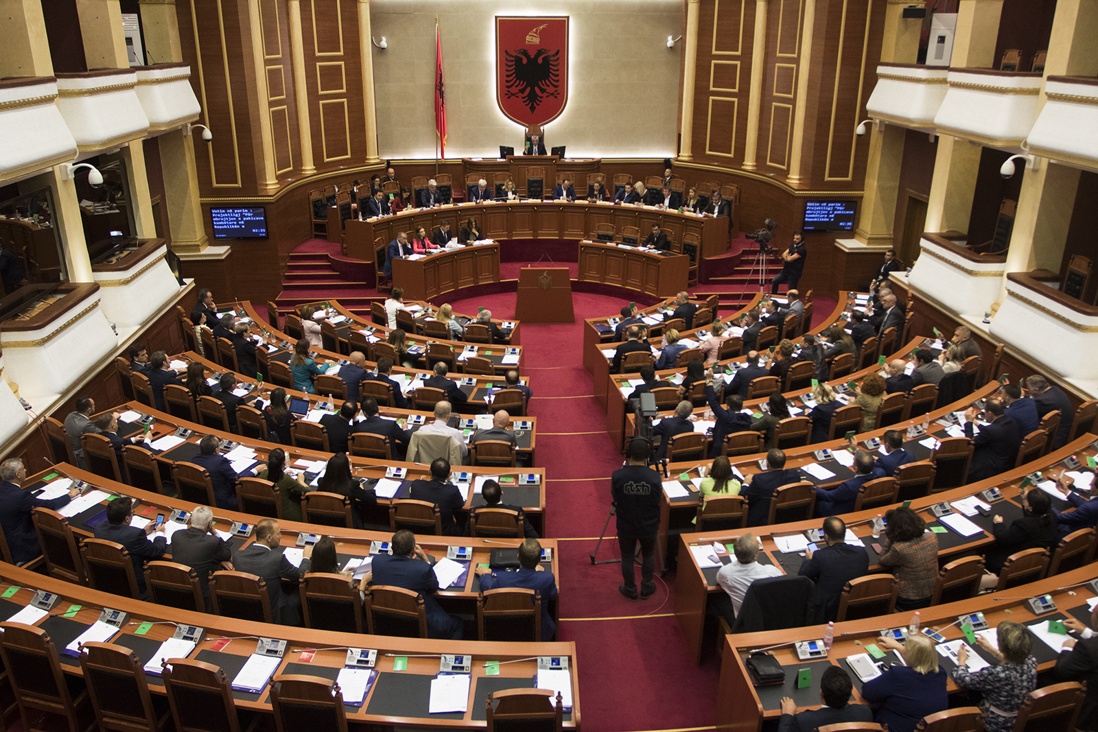 Muajt e parë të Kuvendit, mes 18 deputetëve ‘memecë’ është edhe një i qarkut Gjirokastër