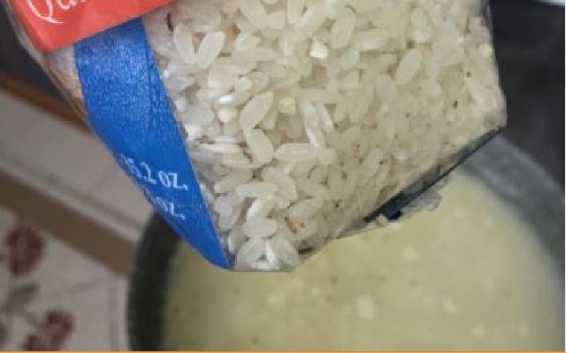 Tmerrohet gruaja në Gjirokastër, blen oriz në supermarket, por shihni çfarë kishte brenda (FOTO)