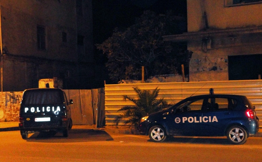 Tentohet të digjet një makinë, ja ku ka ndodhur ngjarja