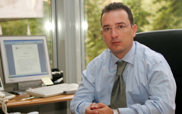 Rama shkarkon njeriun e Koço Kokëdhimës